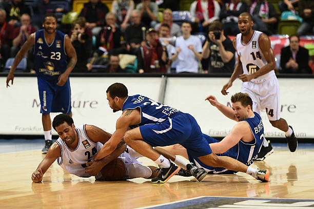 利时逼入绝 利时逼入绝