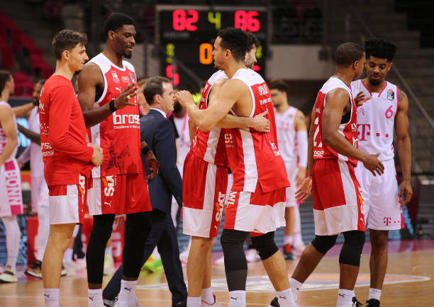 降迫使球队 降迫使球队